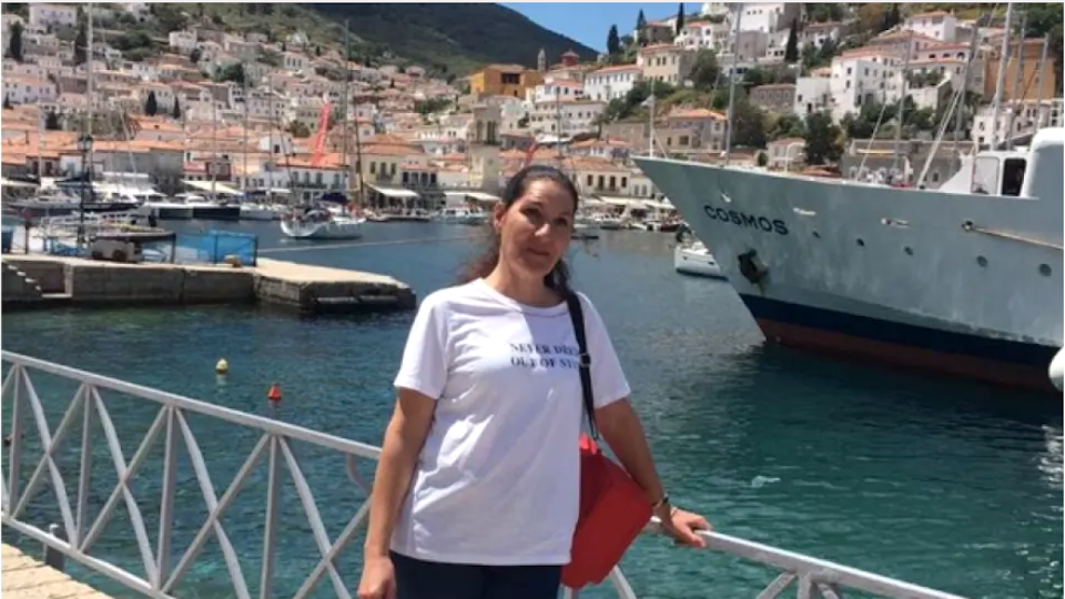 Σαμιώτισσα τυφλή ηθοποιός στην Αργεντινή, χορεύει και διδάσκει ελληνικούς χορούς «με τα μάτια της ψυχής»