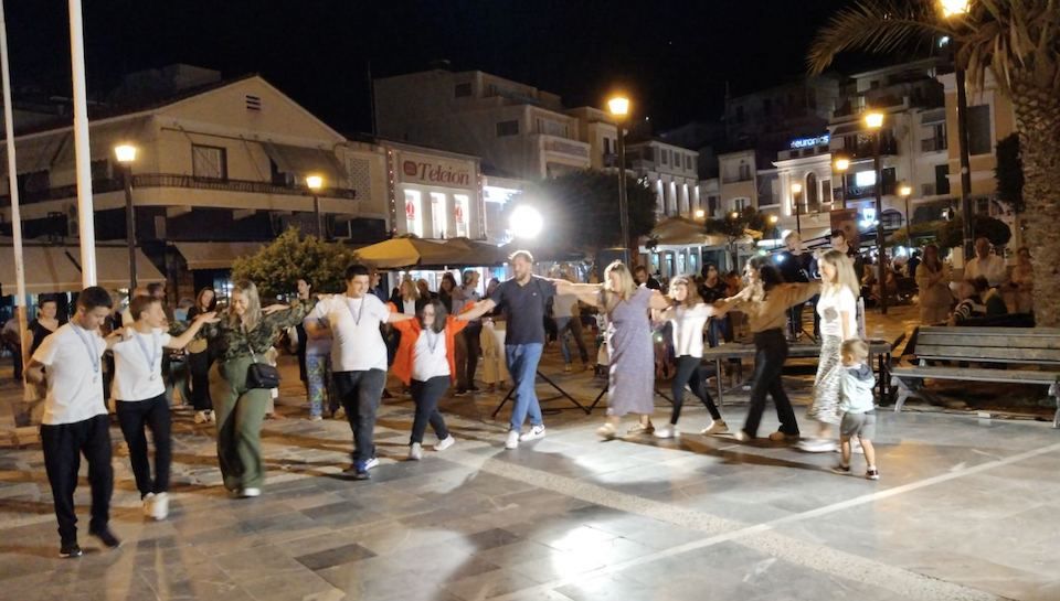 «ΧΟΡΕΥΟΝΤΑΣ… ΖΟΥΜΕ»