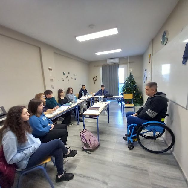 "Στη Σάμο δεν διαθέτουμε κανέναν χώρο τέχνης που να διασφαλίζει επί της ουσίας προσβασιμότητα σε ανάπηρους καλλιτέχνες και θεατές"