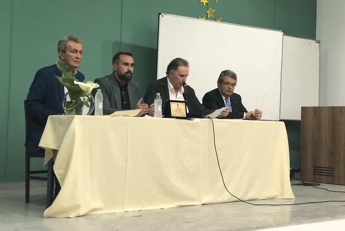 Ανακήρυξη του καθηγητή του Δημοκριτείου Πανεπιστημίου Θράκης Εμμ. Βαρβούνη ως Επίτιμου Δημότη του Δήμου Δυτικής Σάμου
