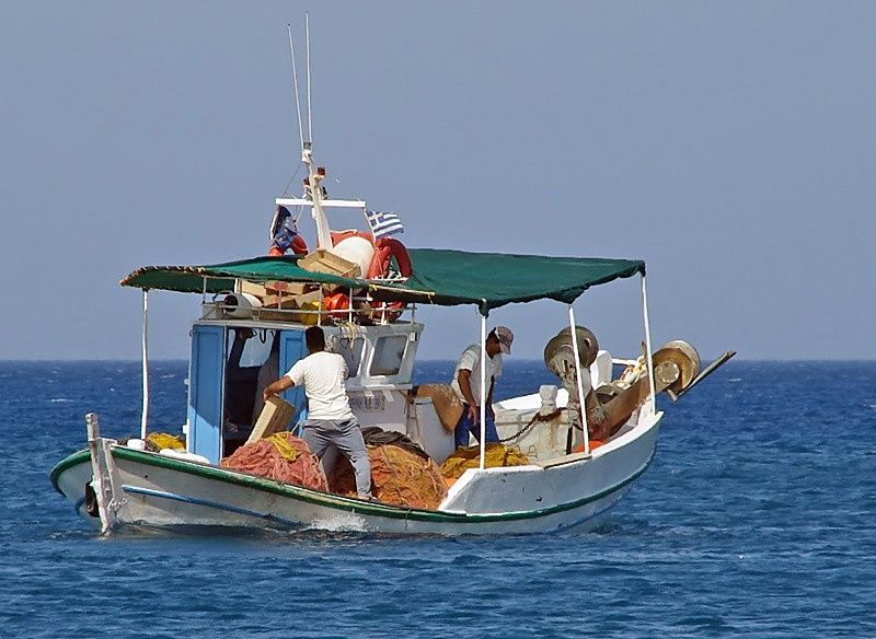 Χωρίς τέλος οι προκλήσεις των Τούρκων ψαράδων στο Αιγαίο