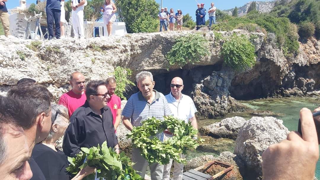 Σάμος: Έντονη συγκίνηση στο μνημόσυνο του πληρώματος του ελικόπτερου