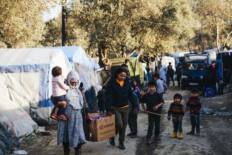 Ύπατος Αρμοστής: Δράση τώρα για την ανακούφιση της δυσχερούς κατάστασης στα κέντρα υποδοχής στα νησιά