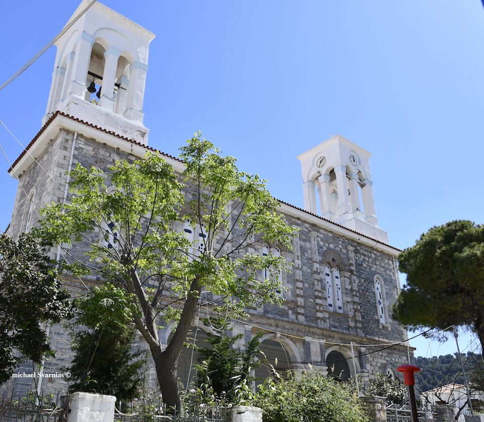 Την προσεχή εβδομάδα ξεκινούν στο Κοκκάρι οι εργασίες για το γκρέμισμα των δυο καμπαναριών στην κεντρική εκκλησία του χωριού.