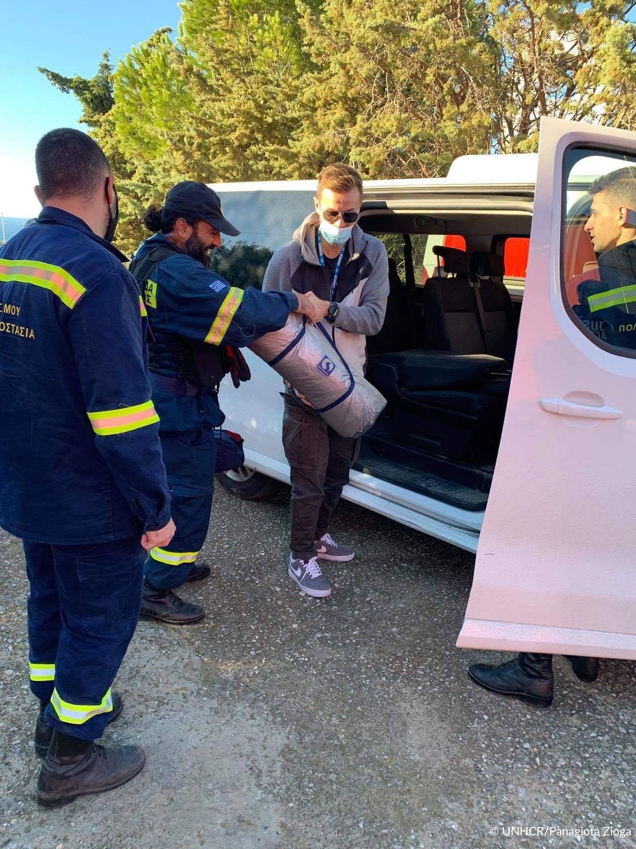 H Ύπατη Αρμοστεία παρέχει βοήθεια στη Σάμο