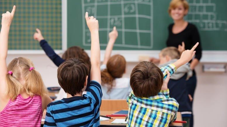 Έρχεται αύξηση του ωραρίου για τους εκπαιδευτικούς
