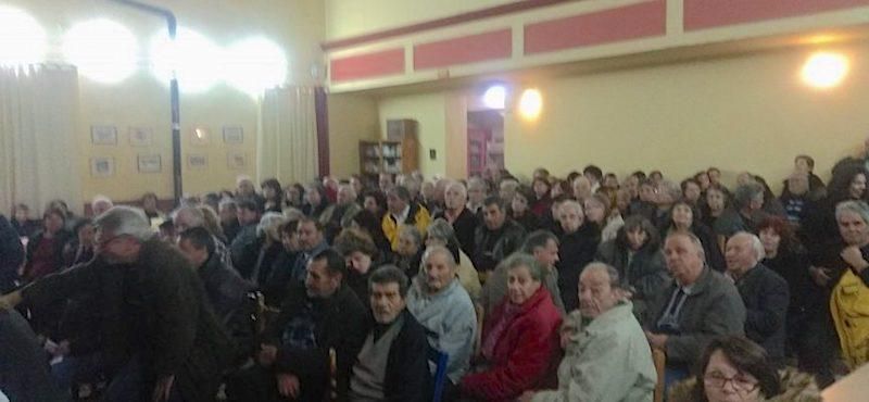 Στο δρόμο οι κάτοικοι για να μην φύγει η γιατρός
