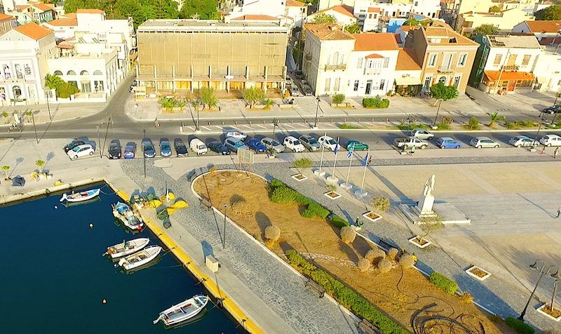 Σάμος: Αλλοδαπός προσπάθησε να κατεβάσει από τον ιστό της, την Ελληνική σημαία